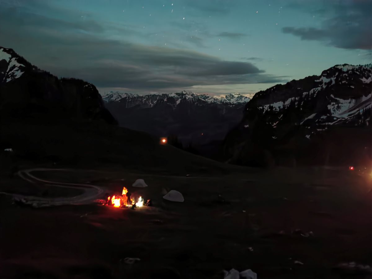 Camping close to Mittlist Morgeten hut [picture made by Sigmund Hennum Høeg]