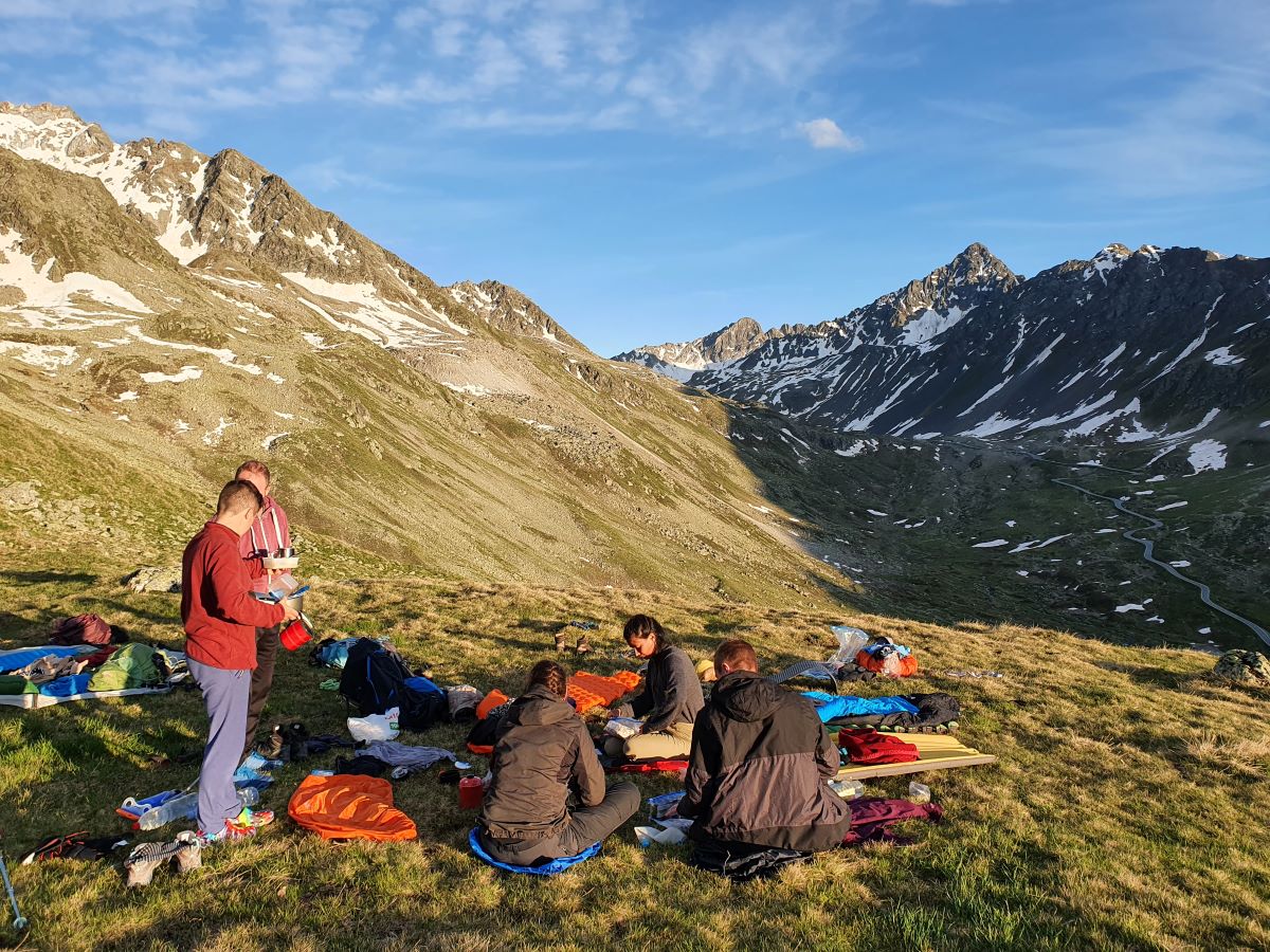 Preparing dinner during the sunset in Graubünden [picture made by Sofia Tynelius]