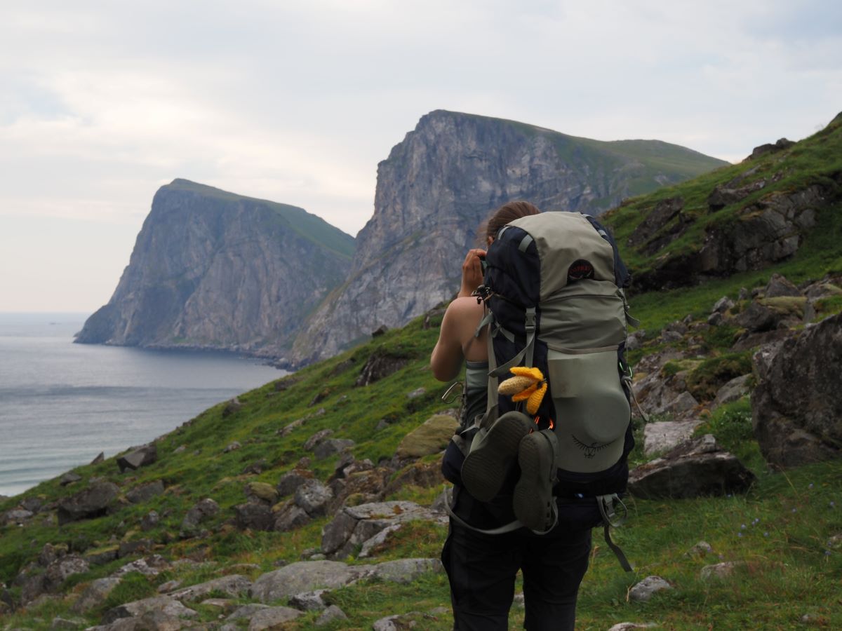 Arriving on Kvalvika beach, with the first view on Middagstinden in Lofoten