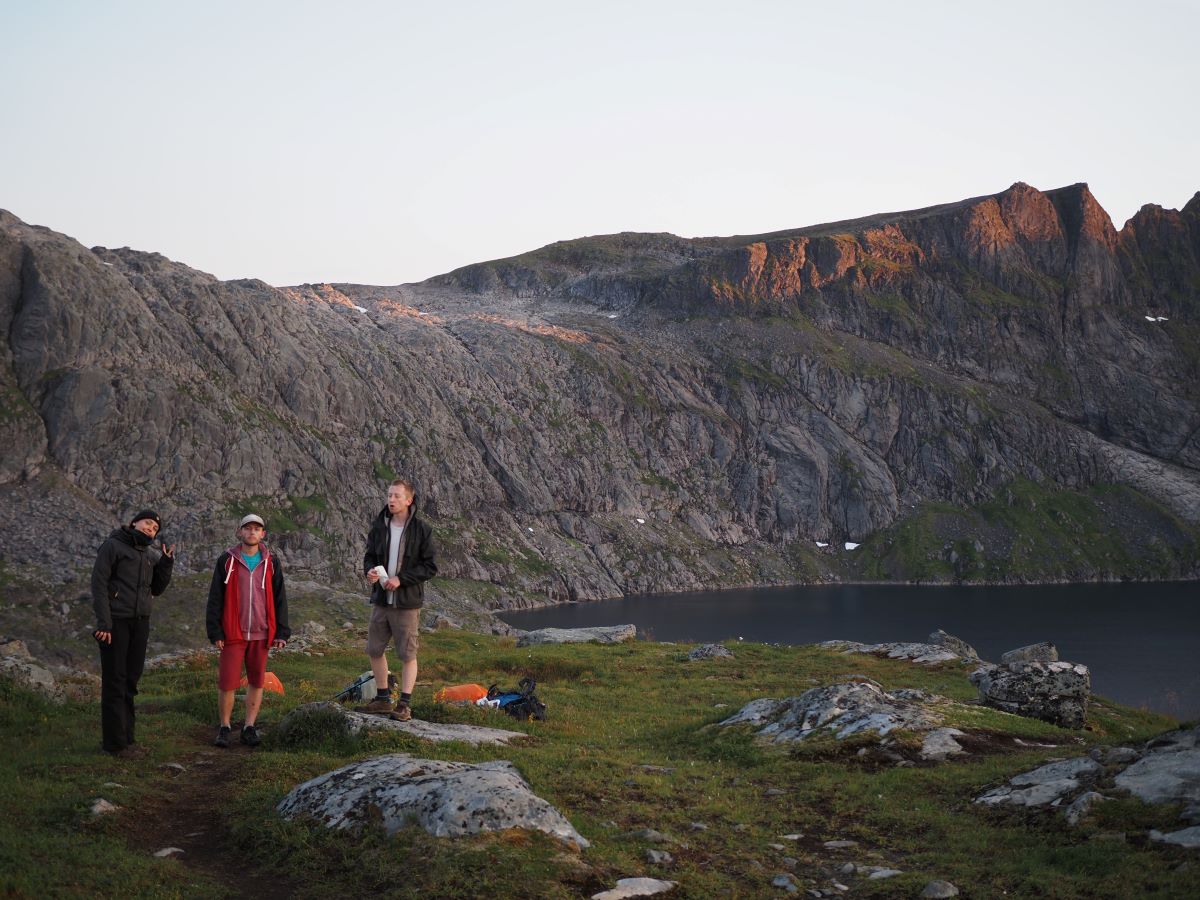 Camping next to tennisvatnet lake