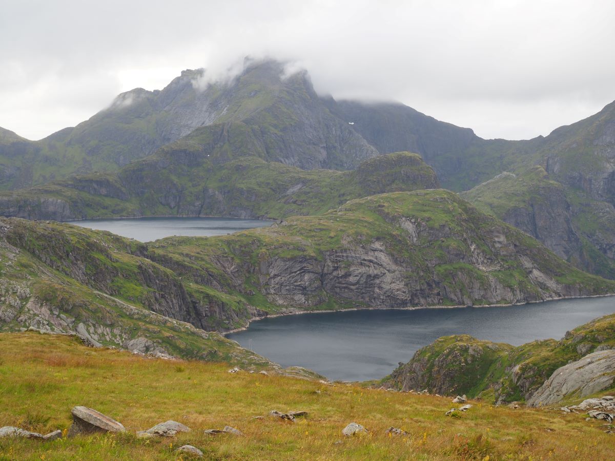 Tridalsvatnet and fjerddalsvatnet on different altitudes