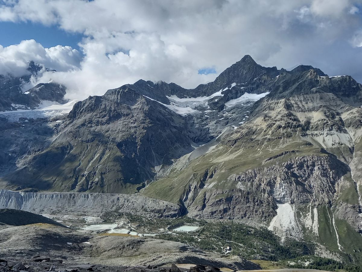 Clear eaxmple of the greenschist of the matterhorn area. [picture made by Emme Perreve]