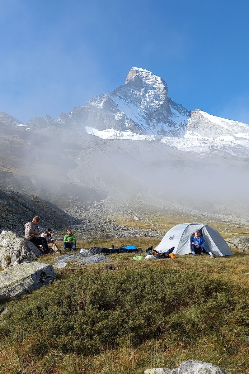 Camping underneath the matterhorn [picture made by Emme Perreve]